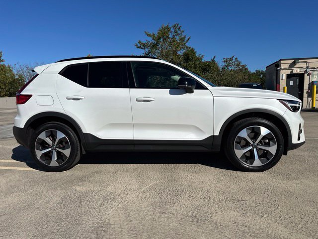 Certified 2024 Volvo XC40 B5 Core AWD/4WD image 8