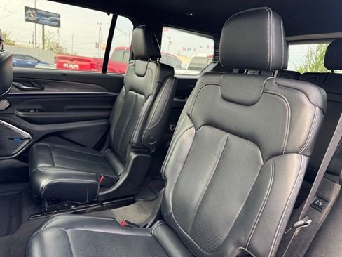 Used 2021 Jeep Grand Cherokee L Overland w/ Luxury Tech Group IV image 15