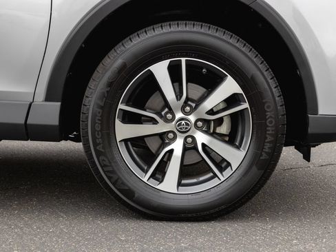 Used 2017 Toyota RAV4 XLE FWD image 4