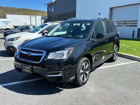 Used 2018 Subaru Forester 2.5i Premium w/ All-Weather Package AWD/4WD image 2
