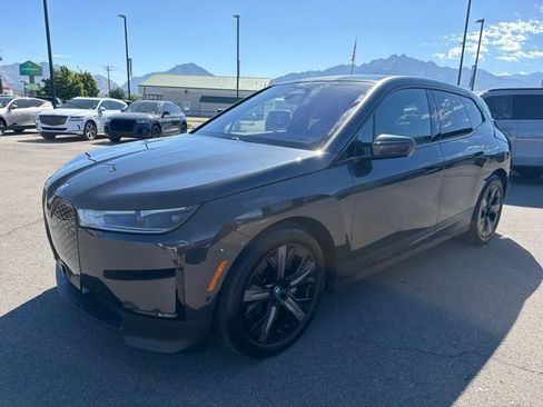 Used 2023 BMW iX xDrive50 w/ Premium Package AWD/4WD image 3