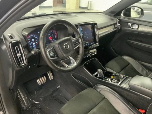 Used 2020 Volvo XC40 T5 R-Design image 24