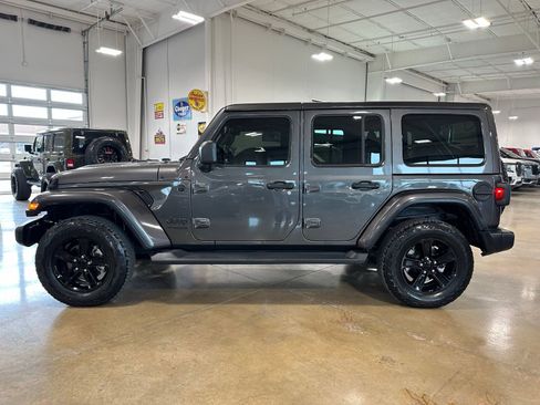 Used 2021 Jeep Wrangler Unlimited Sahara image 5