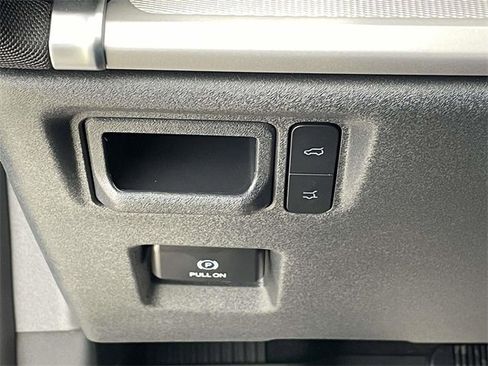 Used 2025 Ford Expedition Active image 24