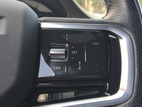 Used 2023 Land Rover Range Rover Evoque R-Dynamic S AWD/4WD image 26