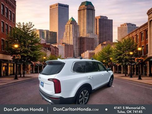 Used 2022 Kia Telluride EX w/ EX Premium Package FWD image 4