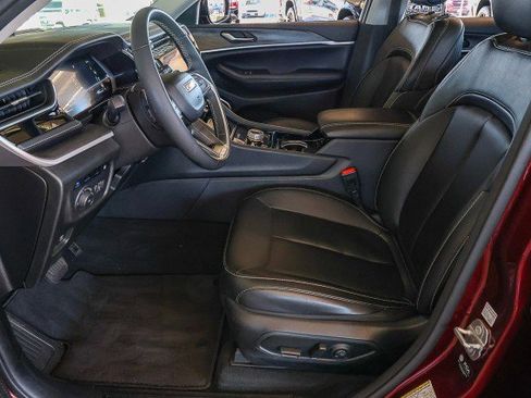 Used 2022 Jeep Grand Cherokee Limited 4xe image 9