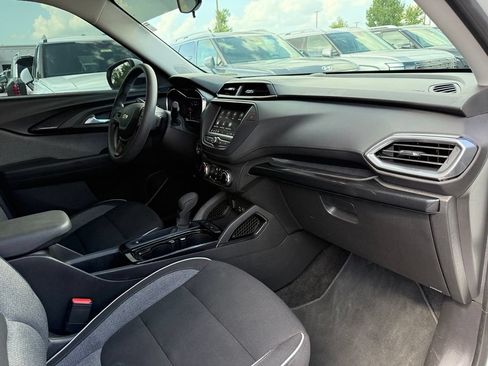 Used 2023 Chevrolet TrailBlazer LT FWD image 36