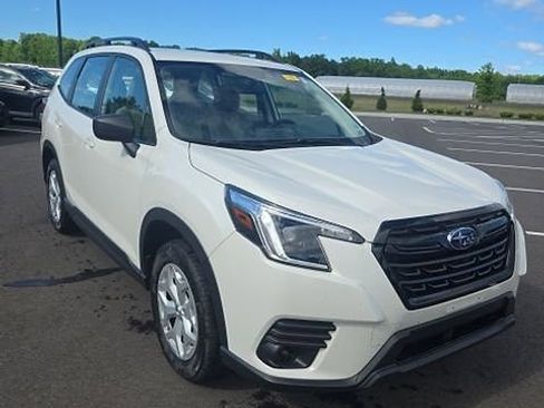 Certified 2023 Subaru Forester AWD/4WD image 3