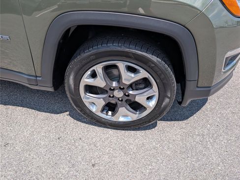 Used 2019 Jeep Compass Limited AWD/4WD image 9