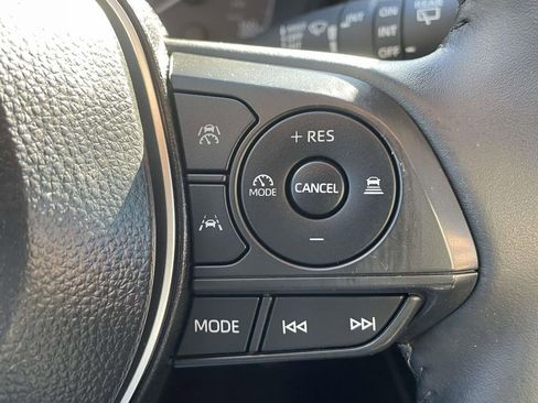 Used 2025 Toyota Corolla Cross LE w/ Moonroof Package FWD image 21