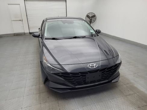 Used 2022 Hyundai Elantra SE image 14