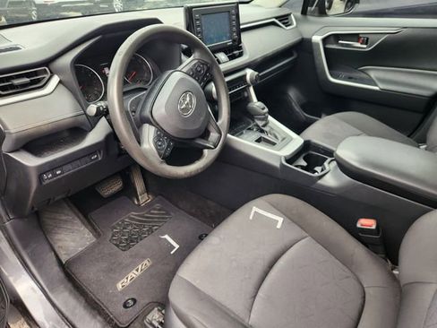 Used 2020 Toyota RAV4 XLE w/ Convenience Package FWD image 7