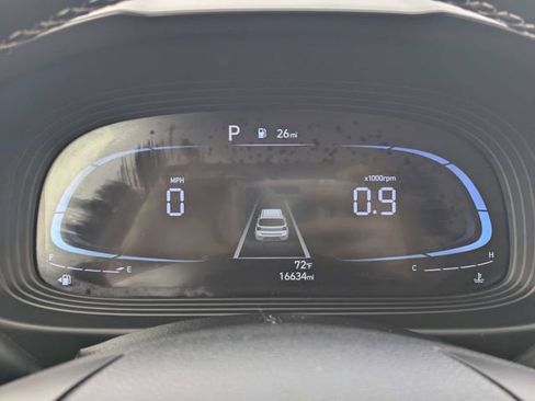 Used 2025 Hyundai Venue SEL image 30