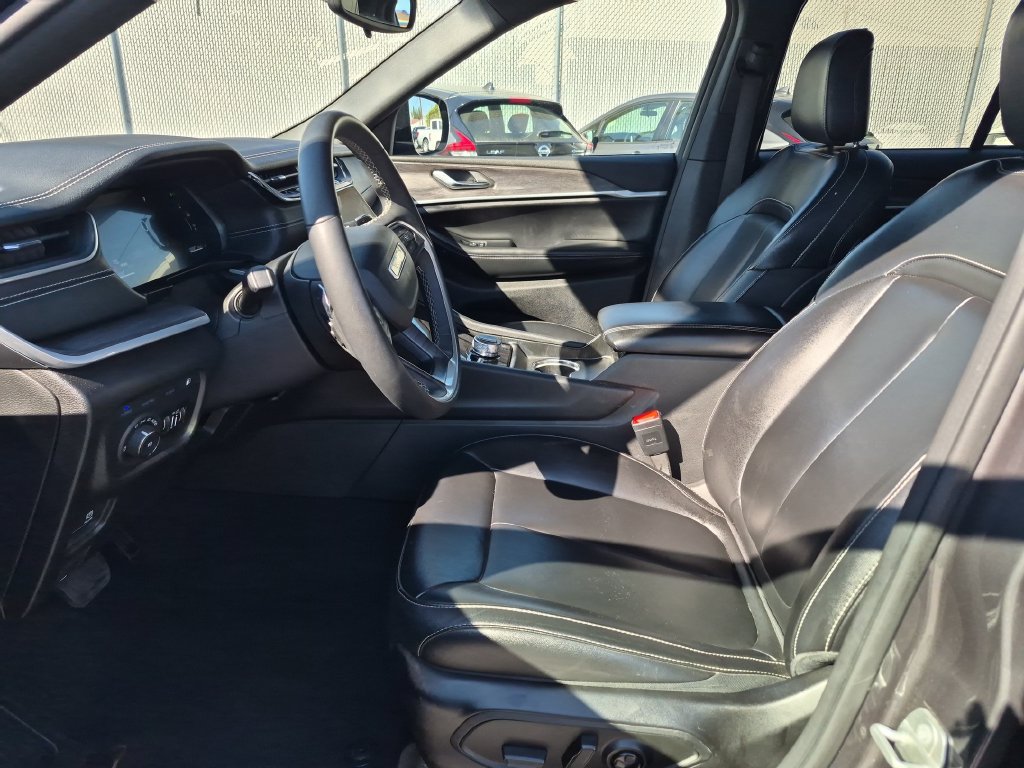 Used 2024 Jeep Grand Cherokee Limited 4xe AWD/4WD image 15