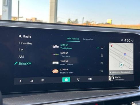 Used 2025 Kia Sorento S image 24