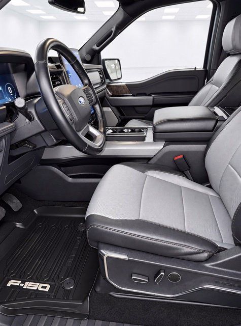 Used 2022 Ford F150 Lightning Lariat AWD/4WD image 22