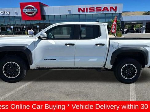Used 2024 Toyota Tacoma TRD Off-Road AWD/4WD image 6