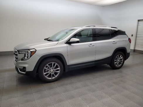 Used 2022 GMC Terrain SLT AWD/4WD image 2