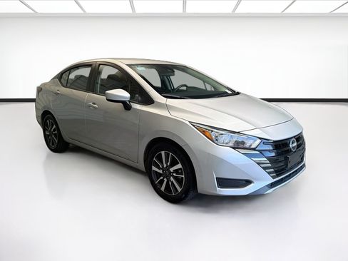 Used 2024 Nissan Versa SV FWD image 3