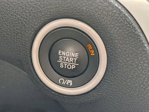 Used 2019 Chrysler 300 Touring w/ Chrome Appearance Package image 25