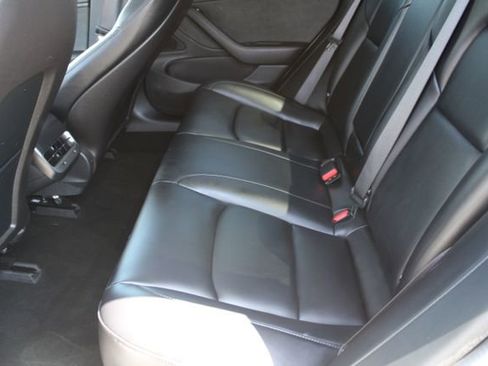 Used 2018 Tesla Model 3 Long Range RWD image 29