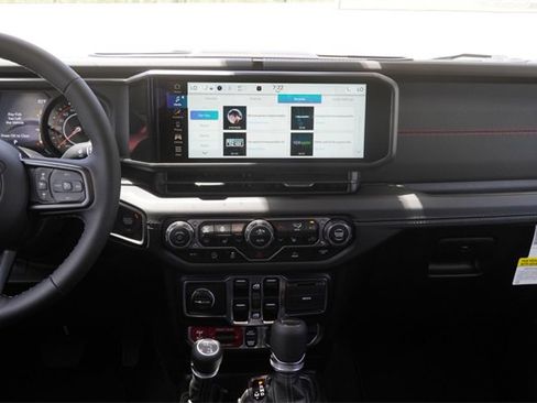 New 2025 Jeep Gladiator Rubicon w/ Convenience Group image 13