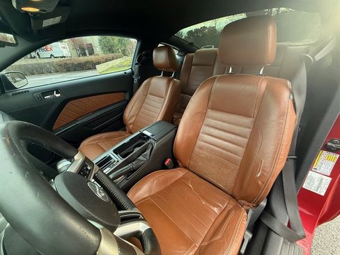 Used 2010 Ford Mustang GT image 13