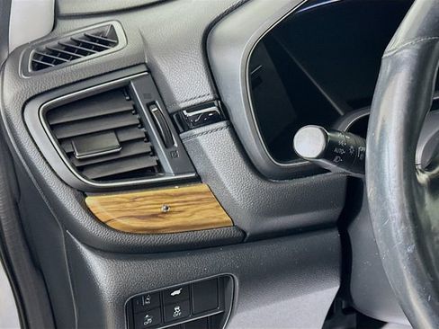 Used 2020 Honda CR-V Touring image 11