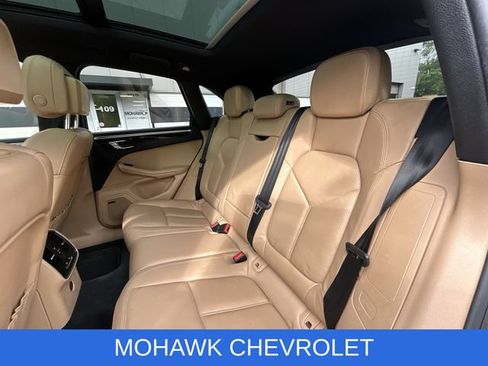 Used 2017 Porsche Macan AWD/4WD image 10
