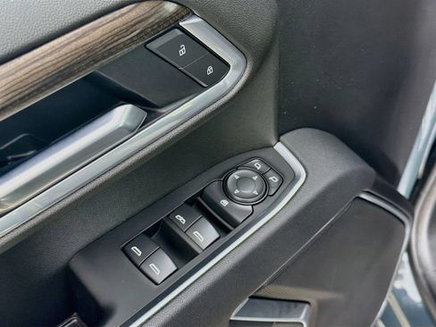 Used 2025 Chevrolet Silverado 1500 LT AWD/4WD image 18