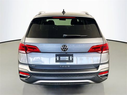 Used 2022 Volkswagen Taos SE image 6