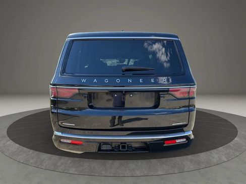 Used 2023 Jeep Wagoneer L Series II AWD/4WD image 6