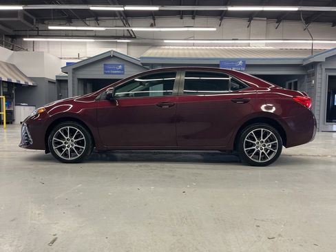 Used 2017 Toyota Corolla SE image 4