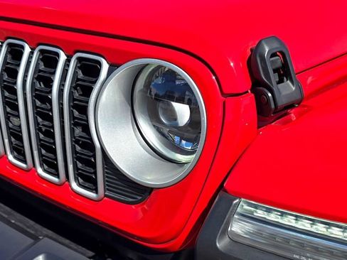 Certified 2025 Jeep Wrangler Unlimited Sahara image 28