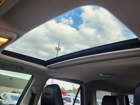 Used 2022 Toyota 4Runner TRD Off-Road Premium image 7