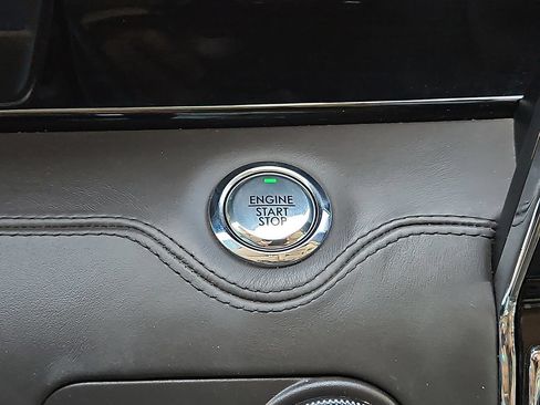 Used 2020 Lincoln Navigator L Black Label w/ Cargo Convenience Package AWD/4WD image 25