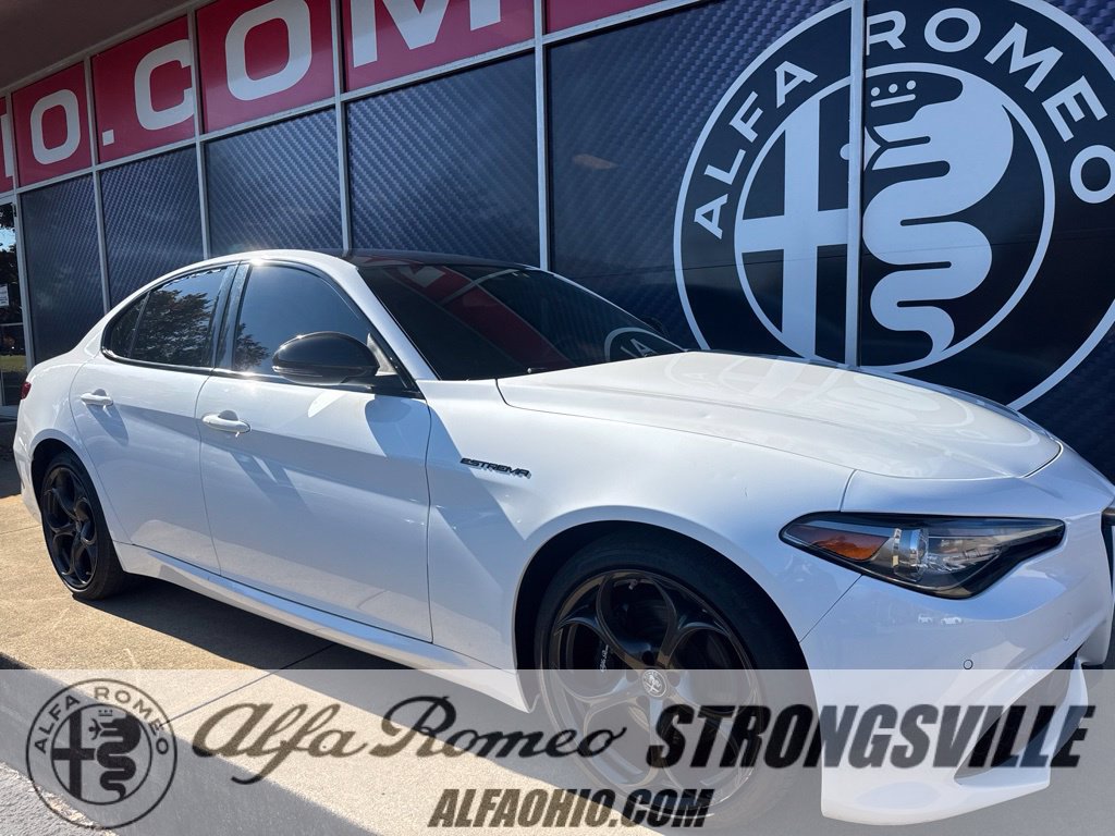 Used 2023 Alfa Romeo Giulia Estrema AWD/4WD image 1
