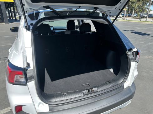 Used 2022 Ford Escape SE image 20