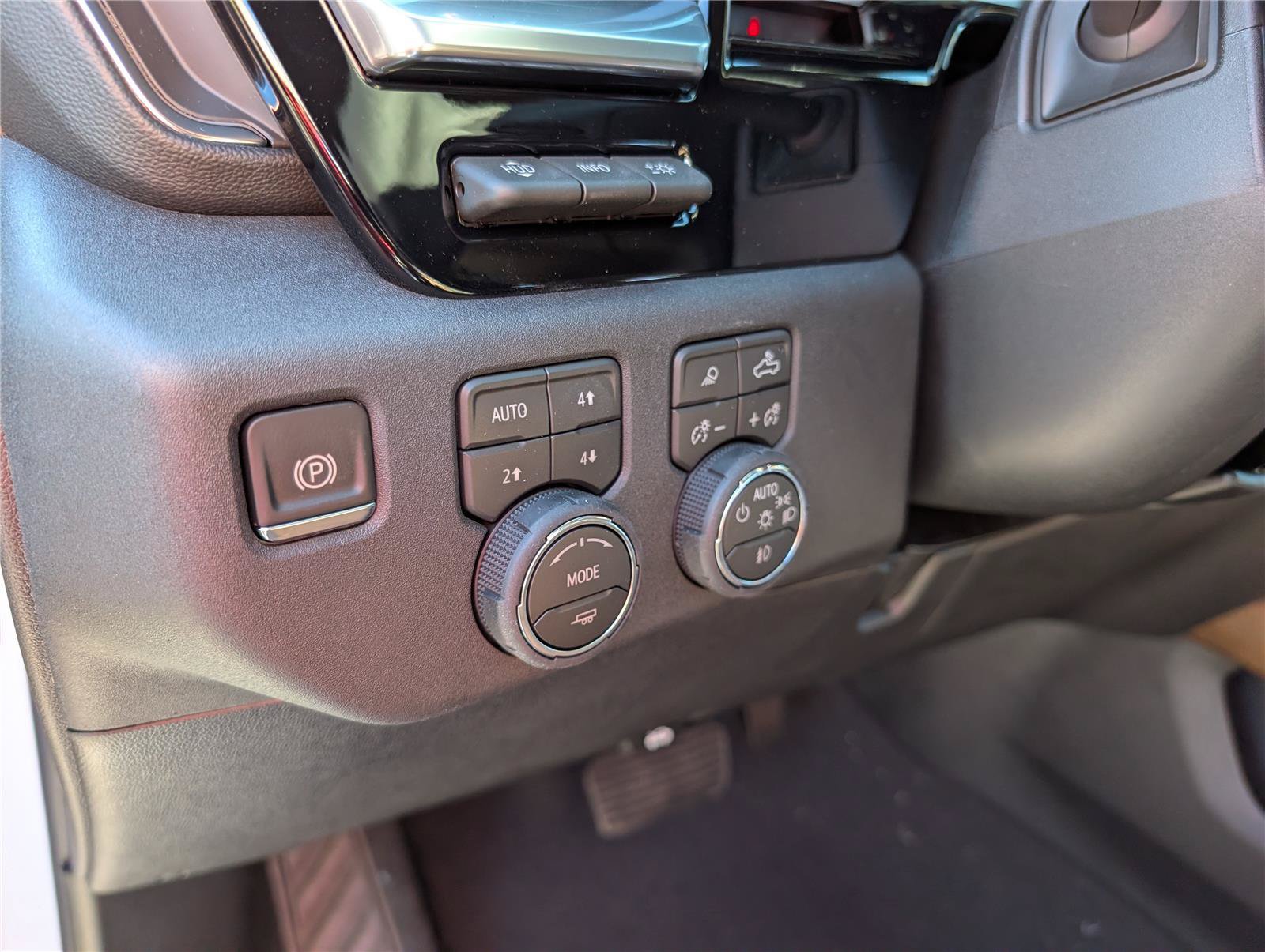 New 2026 Chevrolet Silverado 2500 High Country w/ Technology Package AWD/4WD image 22