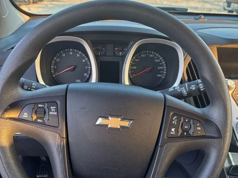 Used 2016 Chevrolet Equinox LS FWD image 12