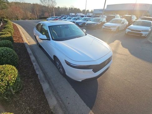 Used 2023 Honda Accord EX-L image 7