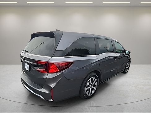 Used 2025 Honda Odyssey EX-L image 10