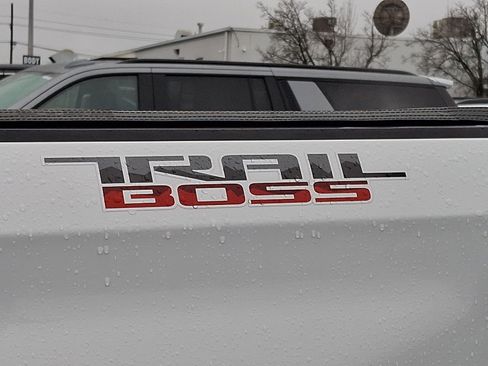 Used 2020 Chevrolet Silverado 1500 LT Trail Boss image 30