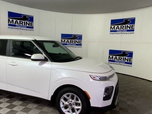 Used 2021 Kia Soul S FWD image 3