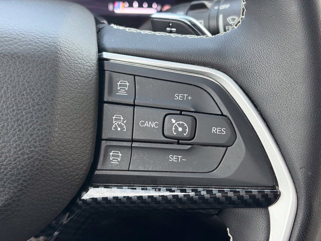 Used 2023 Jeep Grand Cherokee L Laredo AWD/4WD image 29