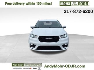 Used 2023 Chrysler Pacifica Touring-L video 2