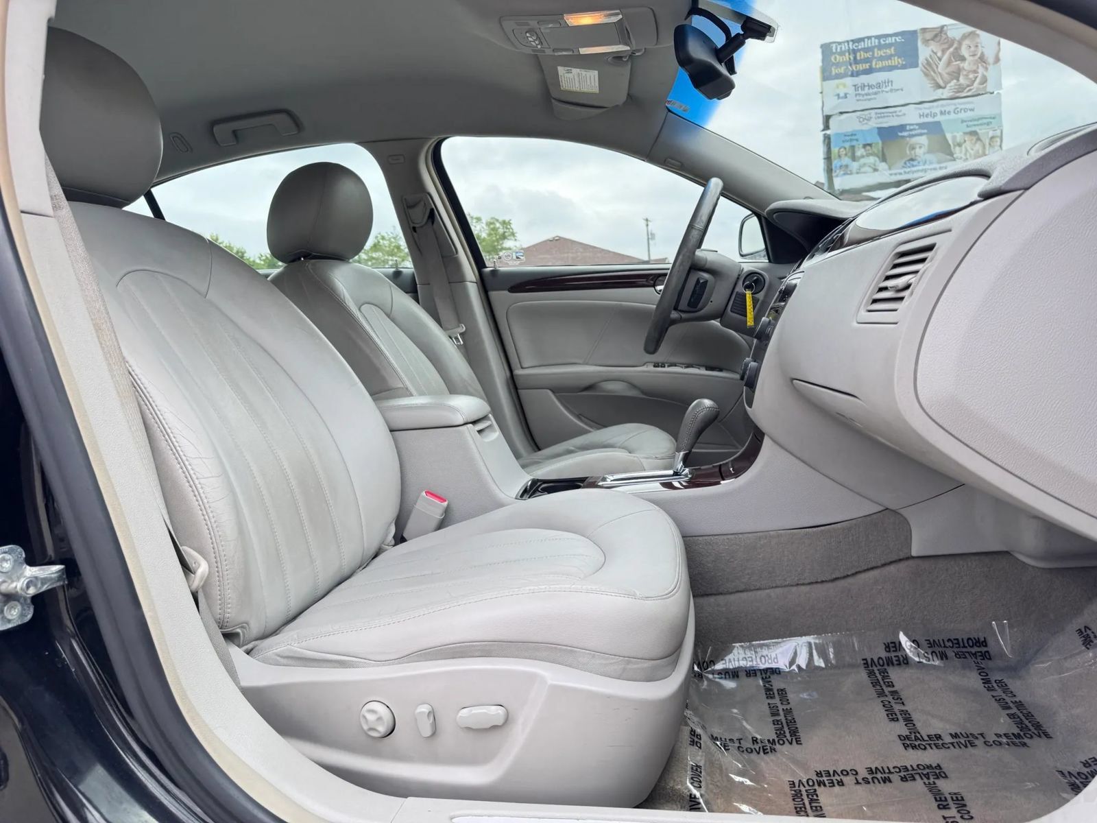 Used 2011 Buick Lucerne CXL FWD image 23