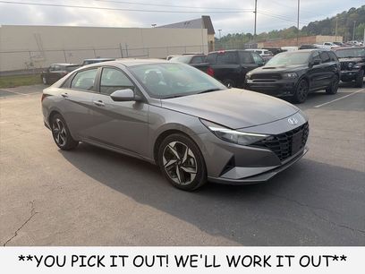 Used 2023 Hyundai Elantra SEL w/ Convenience Package