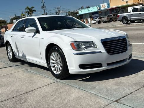 Used 2014 Chrysler 300 image 15